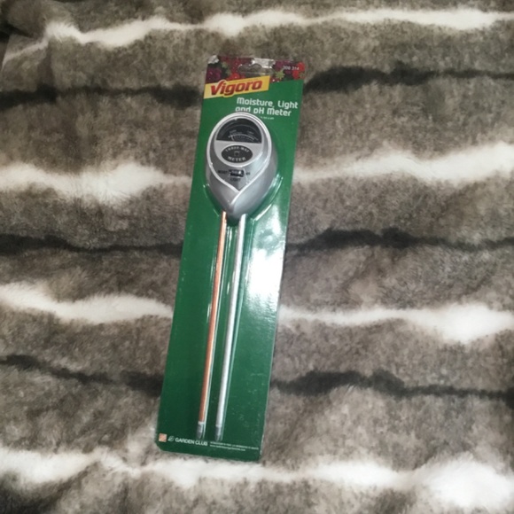 Moisture, light an ph meter excellent for indoor plants. - Picture 3 of 5